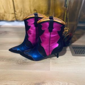 New Pollini Italian booties